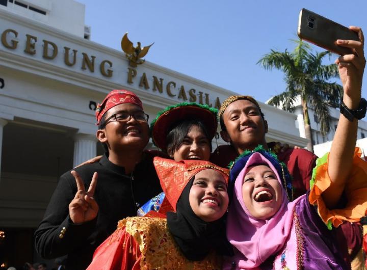 Peran Pelajar Dalam Meningkatkan Kesetiaan Dan Kebanggaan Masyarakat Terhadap Bahasa Indonesia